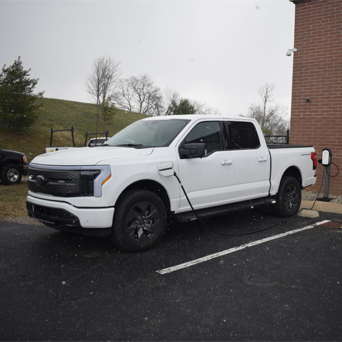 Electric operations and maintenance vehicle at Ohio Bridges